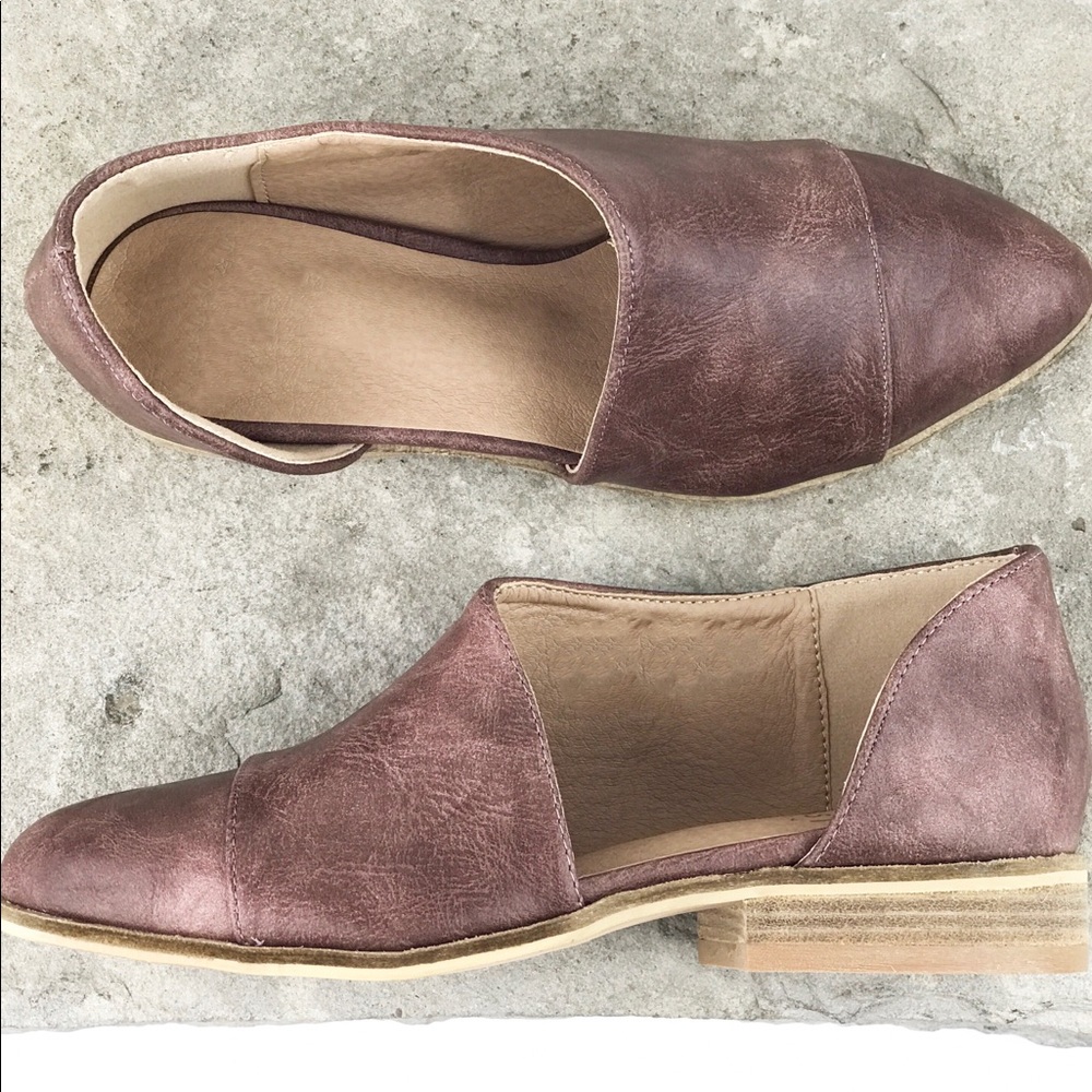 Cut Out Pointy Flats Similar to Mont Blanc Flat